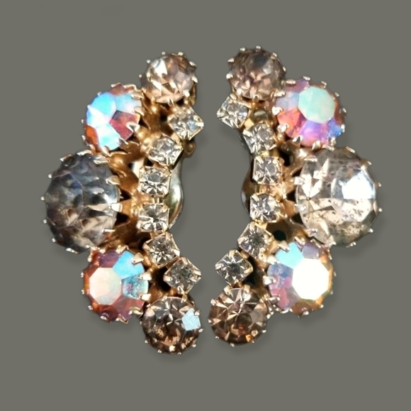Vintage Jewelry - Vintage WEISS Crystal Clip On Earrings